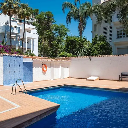 Nidos With Pool شقة